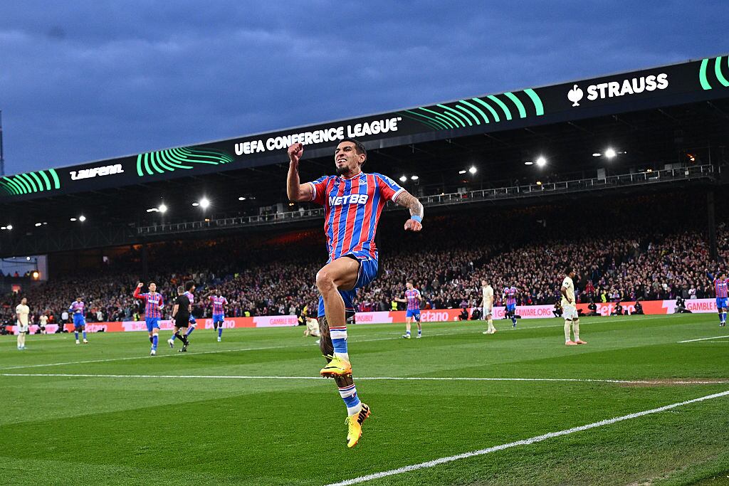 Daniel Muñoz celebra en el juego del Crystal Palace ante Shakhtar Donestsk / Getty Images