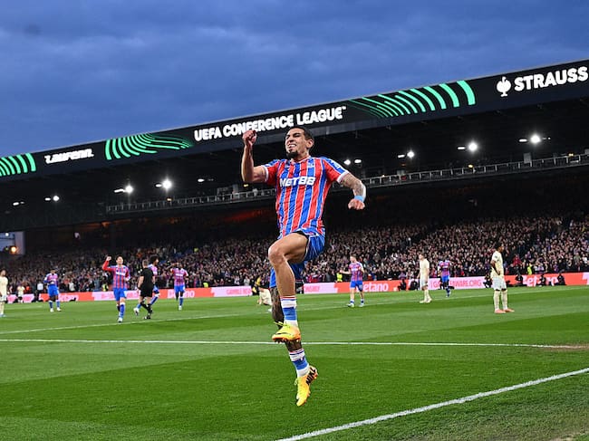 Daniel Muñoz celebra en el juego del Crystal Palace ante Shakhtar Donestsk / Getty Images