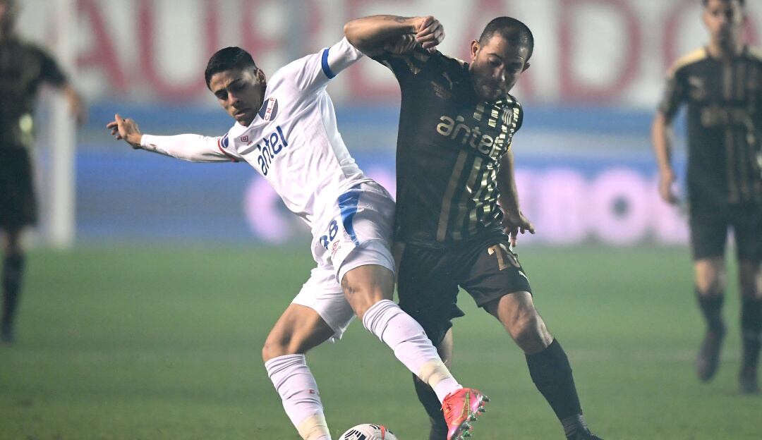 Nacional vs Peñarol en la Copa Sudamericana 2021, Camilo Cándido y Walter Gargano