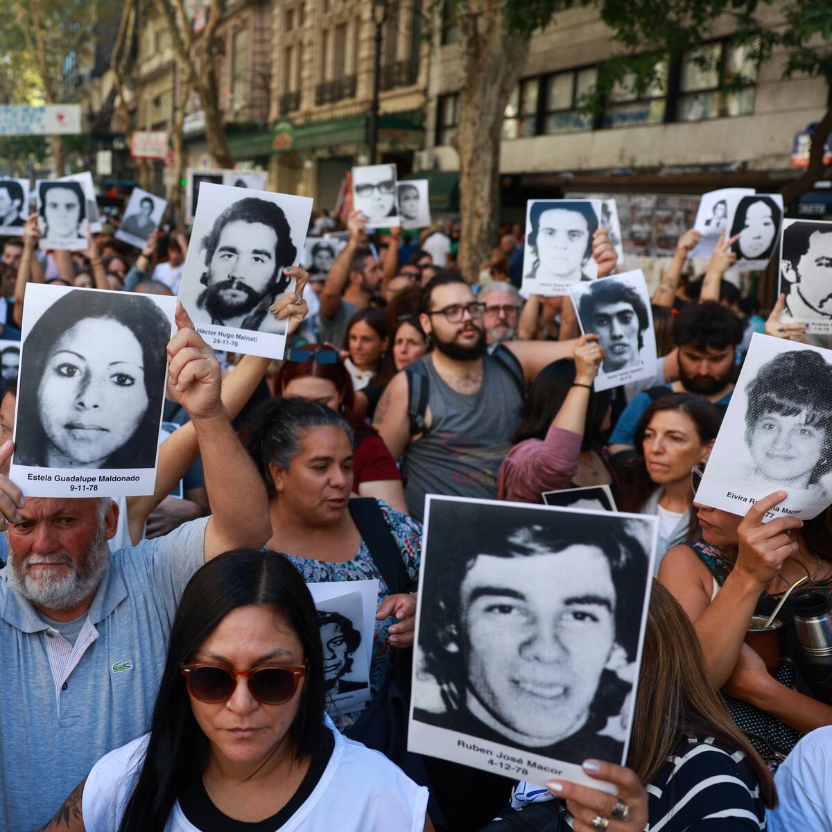 Argentina: miles marchan en conmemoración de 50 años del golpe de Estado