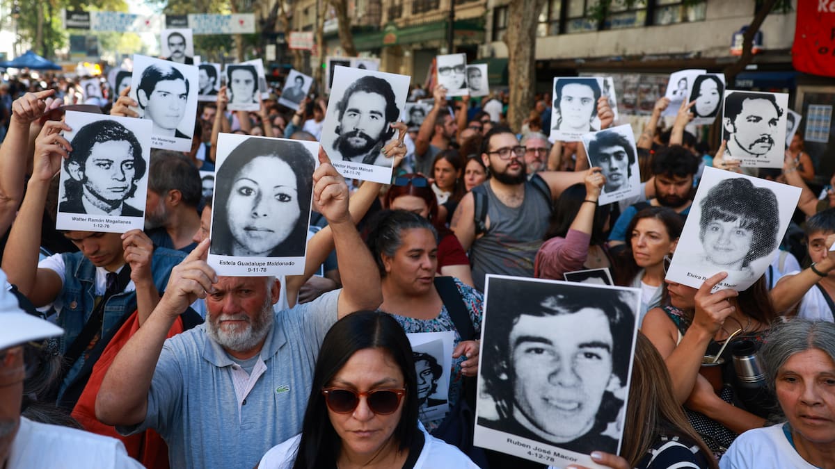 Argentina: miles marchan en conmemoración de 50 años del golpe de Estado