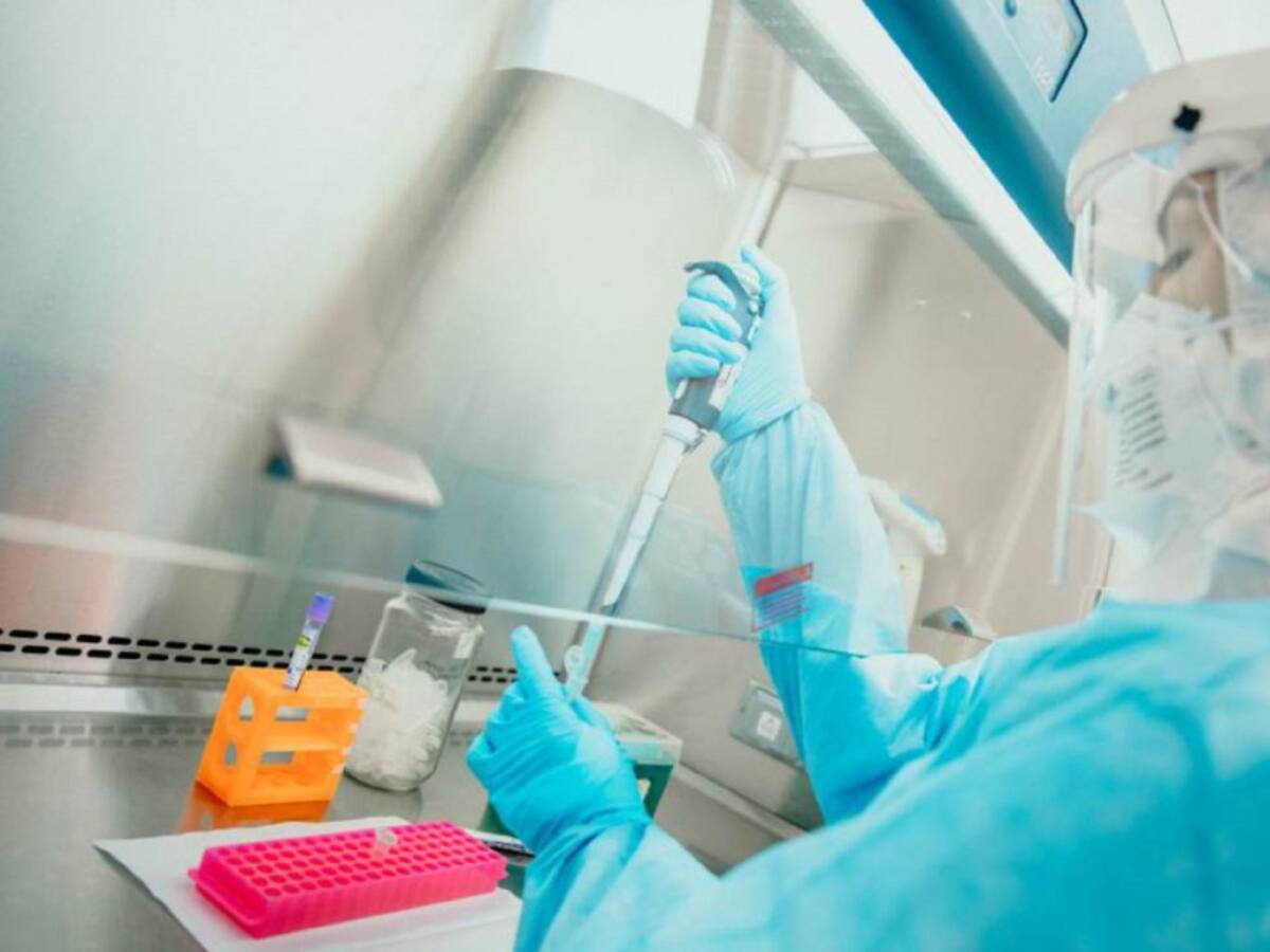 Retoman labores los profesionales de laboratorio COVID que estaban aislados