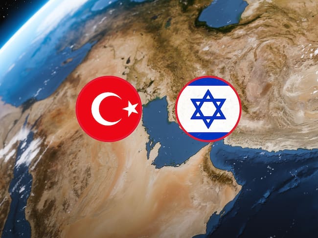 De fondo: Golfo Pérsico, donde cerca de él se encuentra Turquía e Israel. Al frente se encuentan las banderas correspondientes a estos países (Crédito: Getty Images)