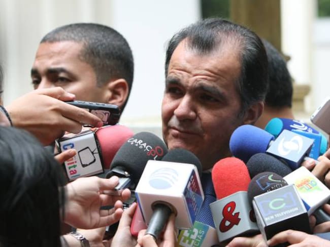 Oscar Iván Zuluaga, vocero del Centro Democrático, le solicitó a la Corte Constitucional realizar audiencia pública sobre el plebiscito.