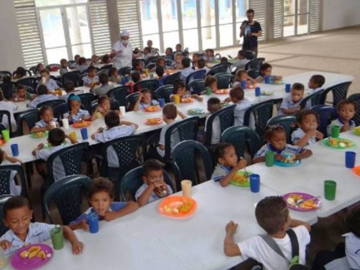 Más de 400.000 niños se quedarían sin programa de alimentación escolar