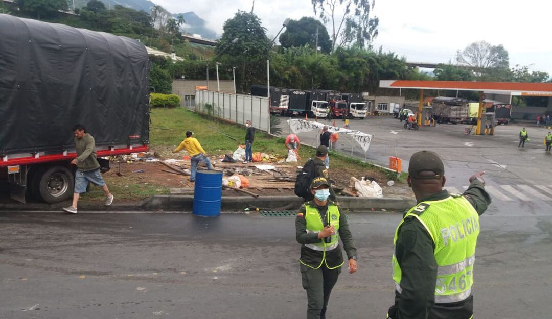 Bloqueos sector Versalles en Calarcá