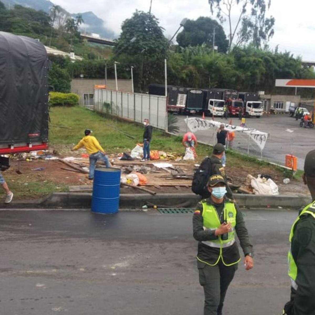 De manera pacífica fue levantado el bloqueo de la vía La Línea
