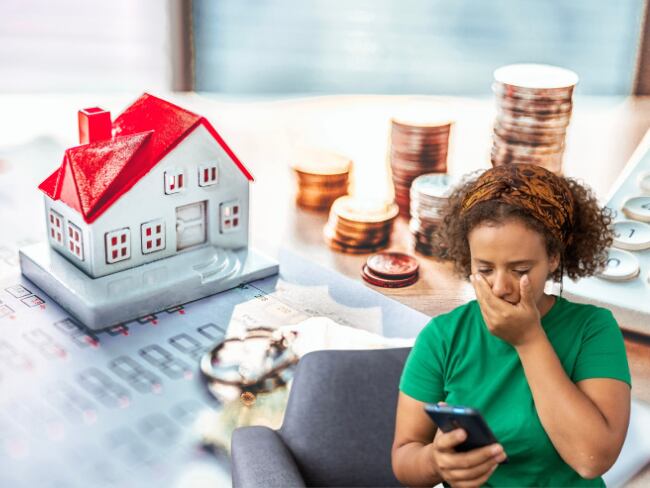 Imagen de referencia a pago de impuestos en Bogotá/ (Getty Images).