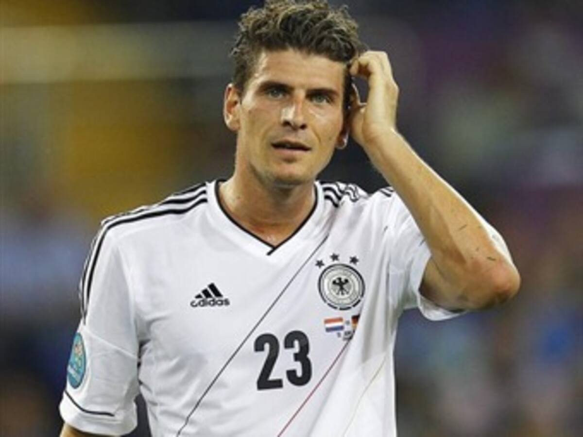 Mario Gomez continúa al frente de la tabla de goleadores