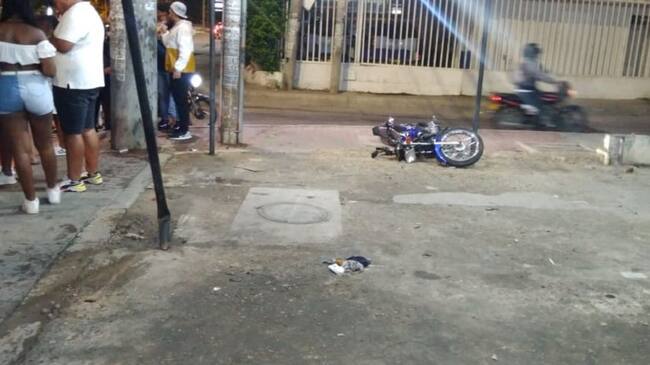 El siniestro se presentó entre un vehículo particular y una motocicleta a la altura del barrio Tacarigua