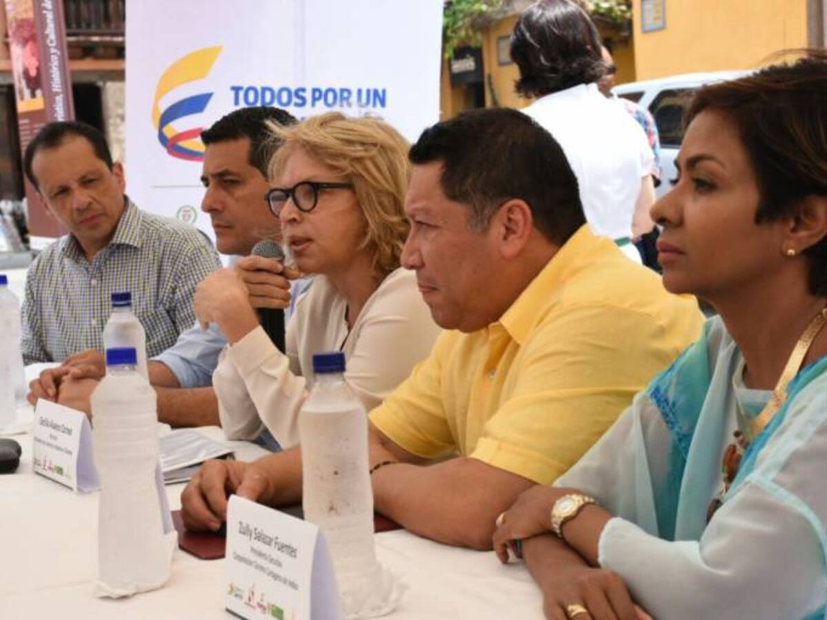 MinComercio firmó el acta de inicio del ordenamiento de playas de Cartagena