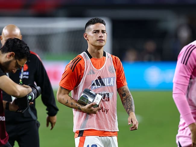 ARLINGTON, TX - October 11: Colombia midfielder James Rodriguez (#10) leaves the field with with the MVP trophy after the soccer match between Mexico and Colombia on October 11, 2025, at AT&T Stadium in Arlington TX. (Photo by Matthew Visinsky/Icon Sportswire via Getty Images)