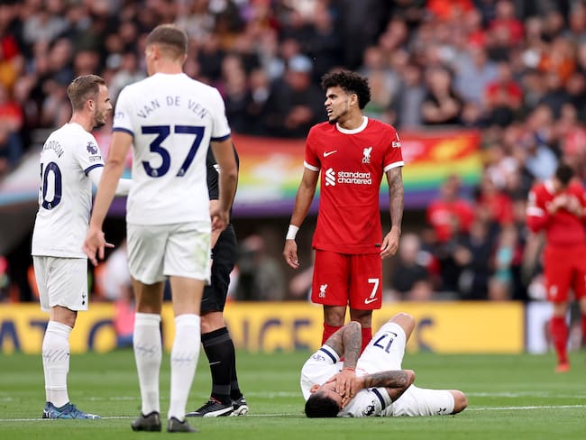 Luis Díaz en el duelo entre Liverpool y Tottenham Hotspur. (Photo by Ryan Pierse/Getty Images)