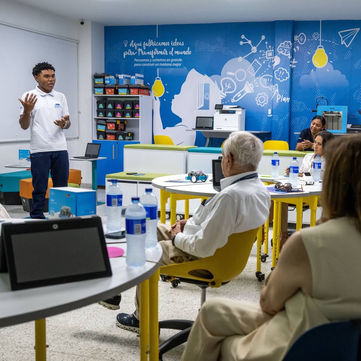 Escuela Inteligente de Cartagena crece gracias a alianza público-privada