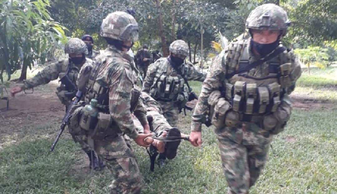 Los militares acompañaban a funcionarios de la Alcaldía de Tuluá a una actividad social.