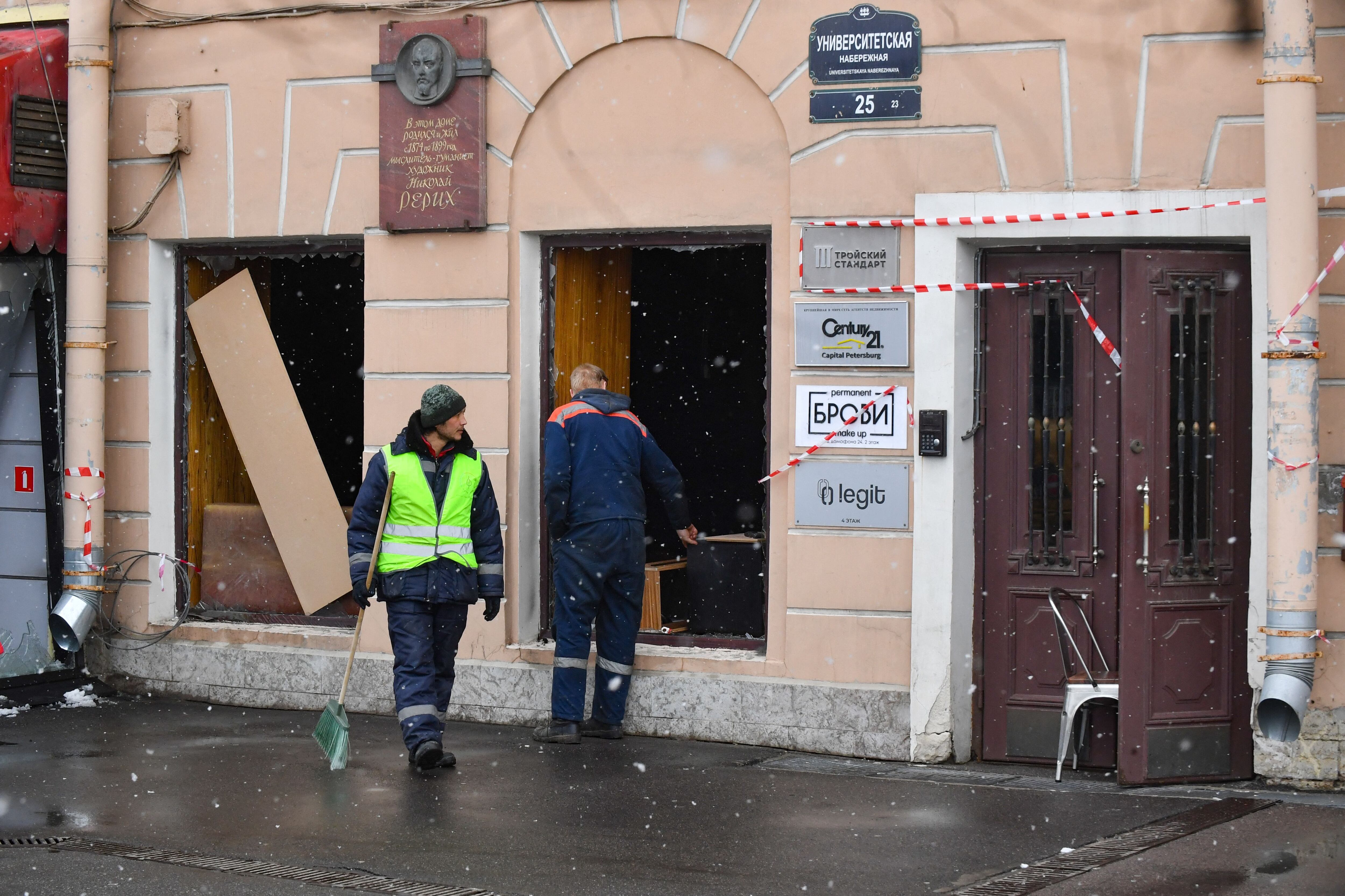 Cafetería en San Petersburgo donde ocurrió la explosión que causó la muerte de un bloguero progobierno.
(Foto: OLGA MALTSEVA/AFP via Getty Images)