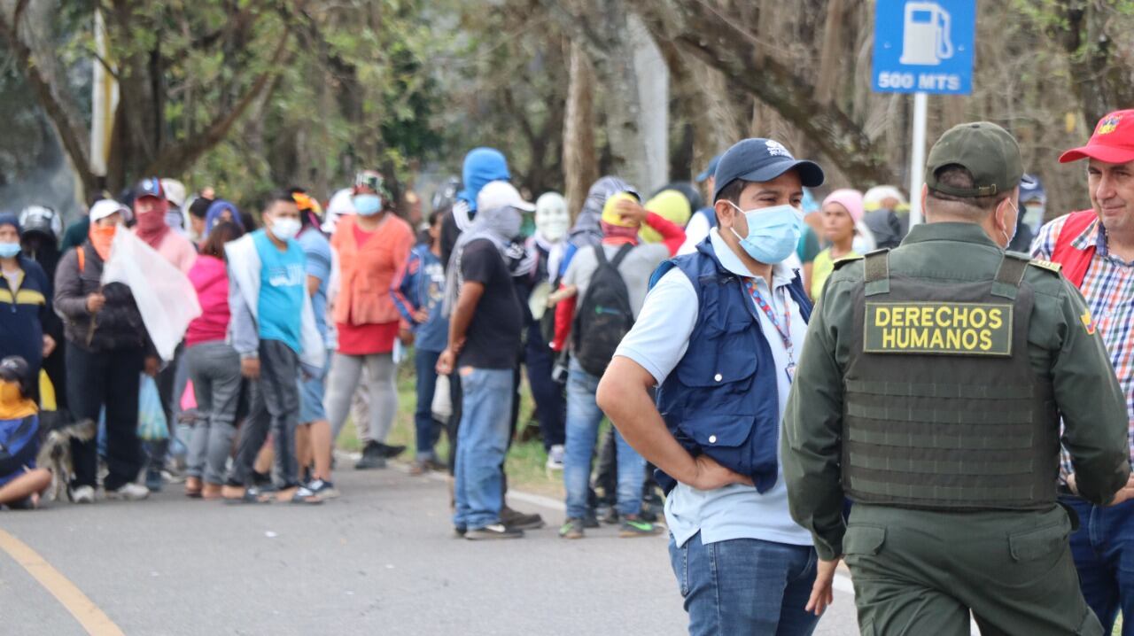 Durante la diligencia las autoridades capturaron dos personas y aprehendieron a dos menores.