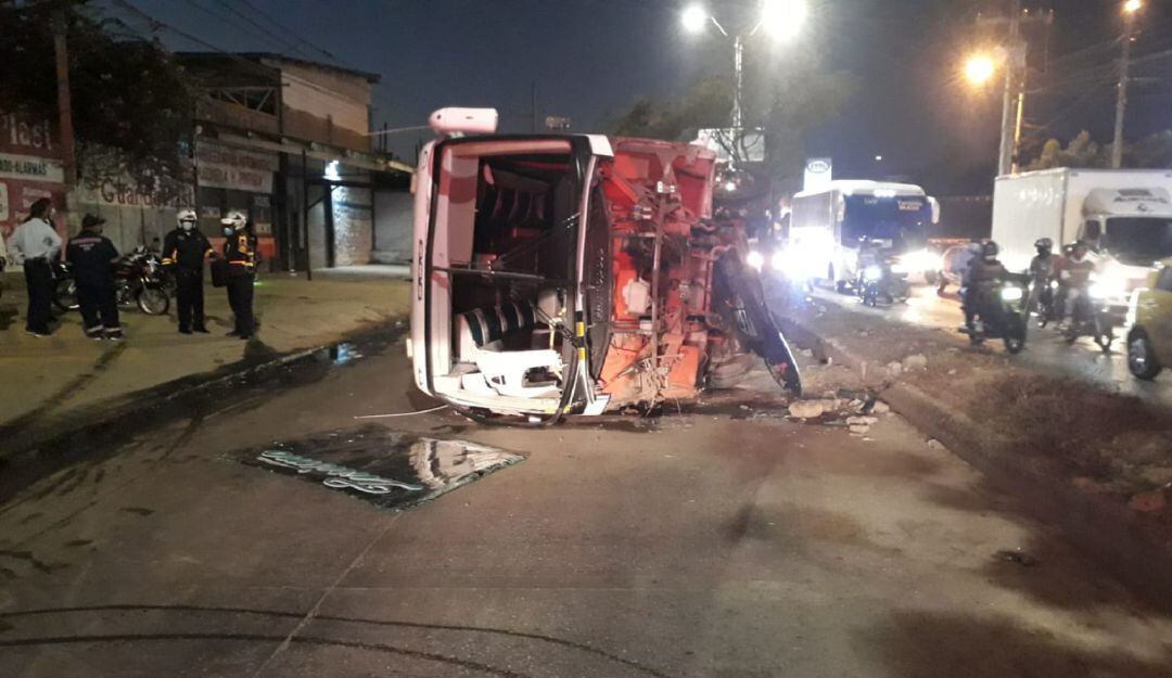 Las primeras hipótesis de las autoridades señalan que el conductor sufrió un microsueño