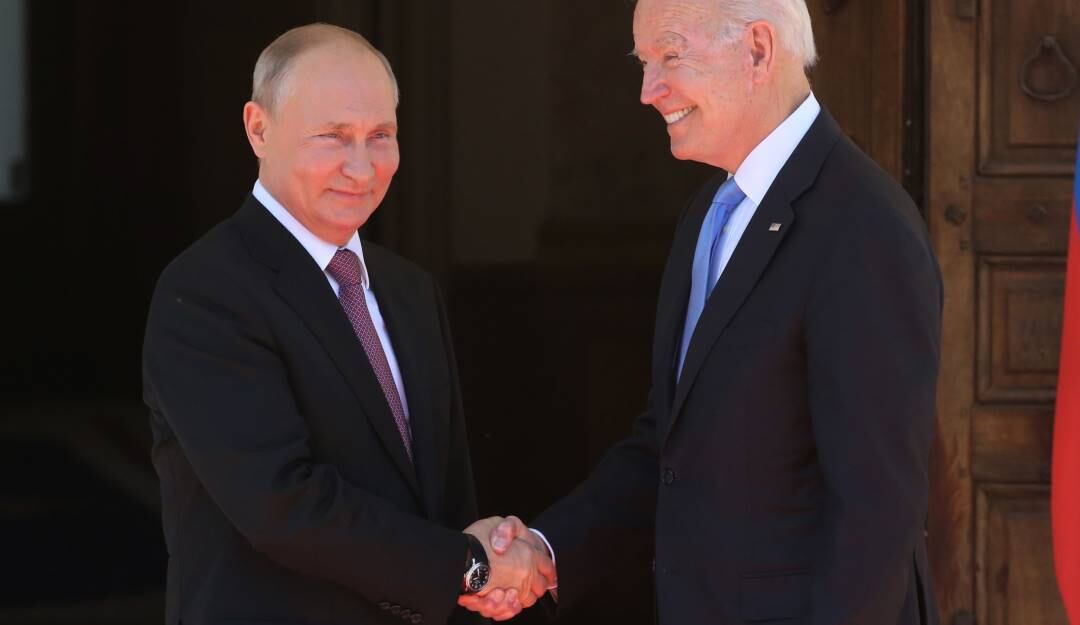 Los presidentes Vladimir Putin (Rusia) y Joe Biden (Estados Unidos).   Foto: Getty 