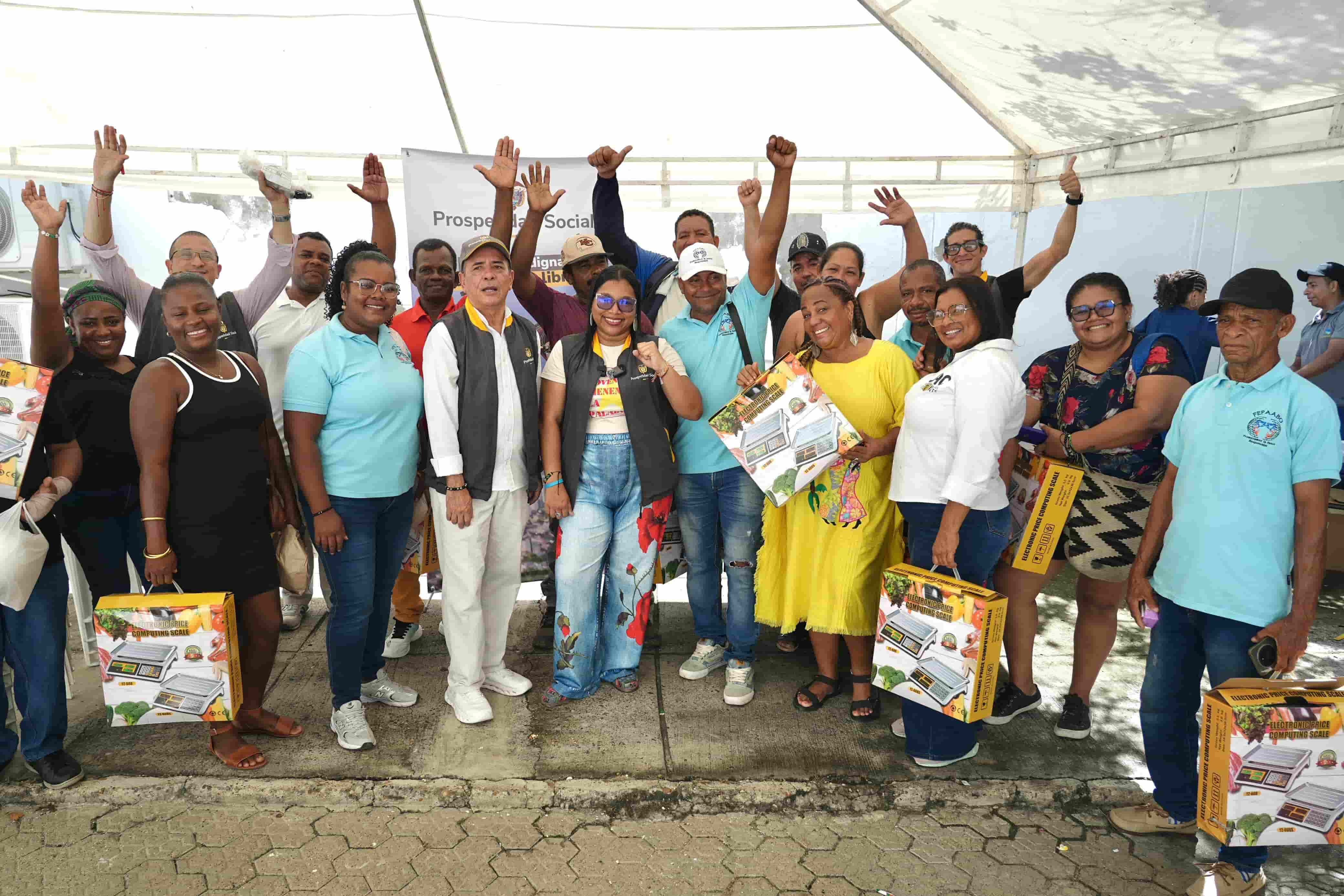 Prosperidad Social y la DIAN entregan mercancías incautadas a comunidades vulnerables de Cartagena