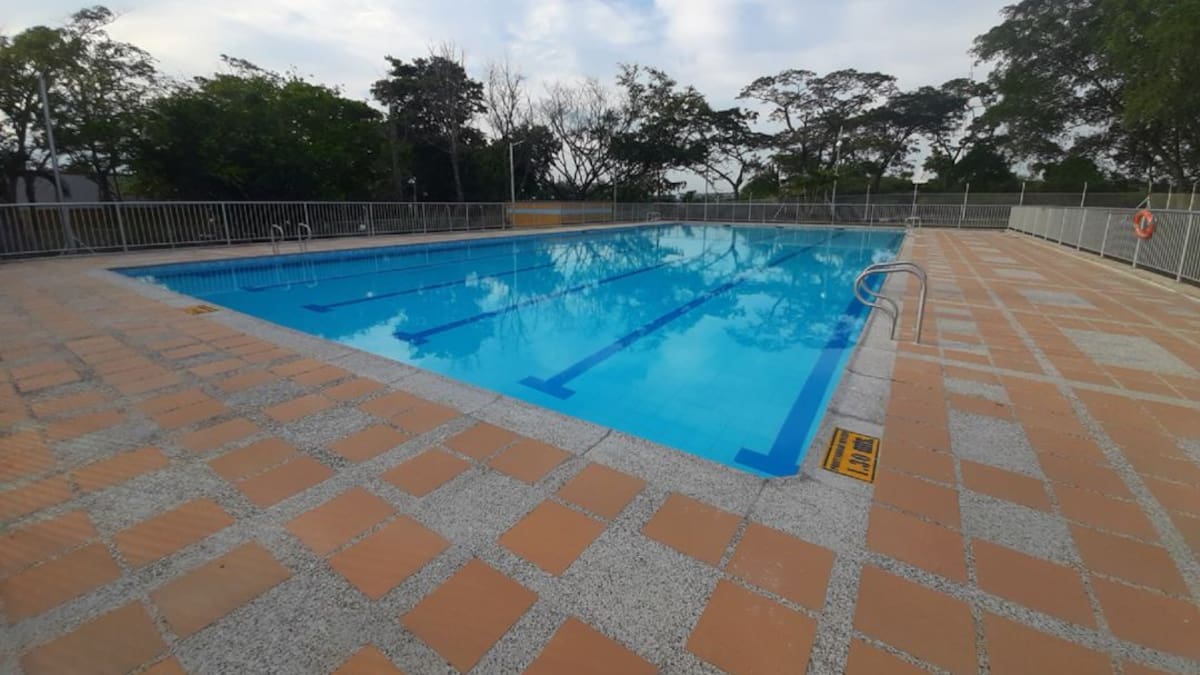 Piscinas de Neiva con el agua al cuello