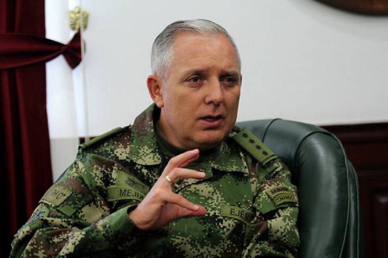 General Alberto Mejía, Comandante del Ejército Nacional