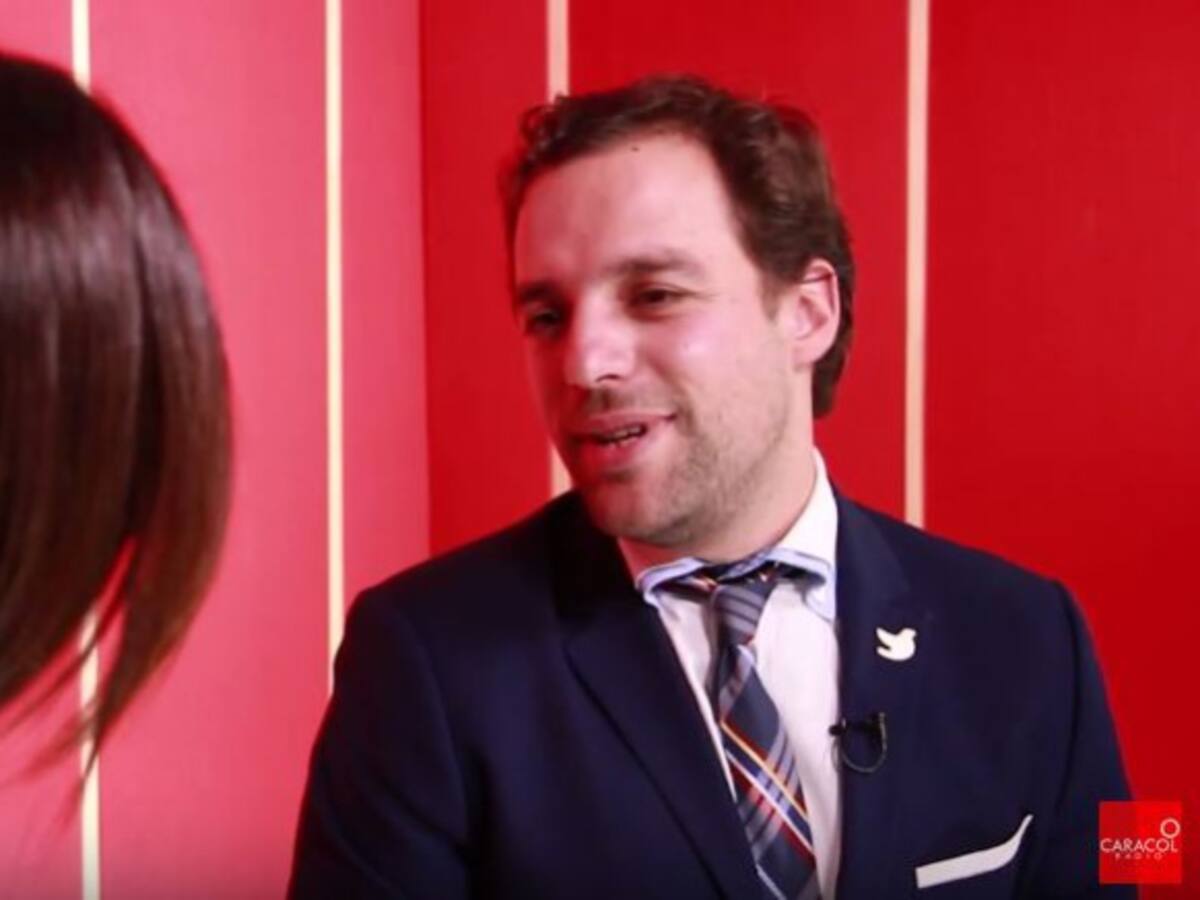 Luis Ernesto Gómez, el político de los tenis Convers