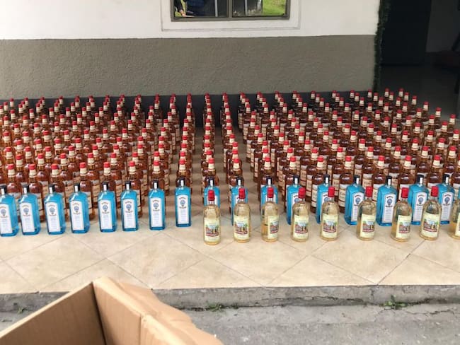 Se previene ingreso de 300 botellas de licor presuntamente de contrabando