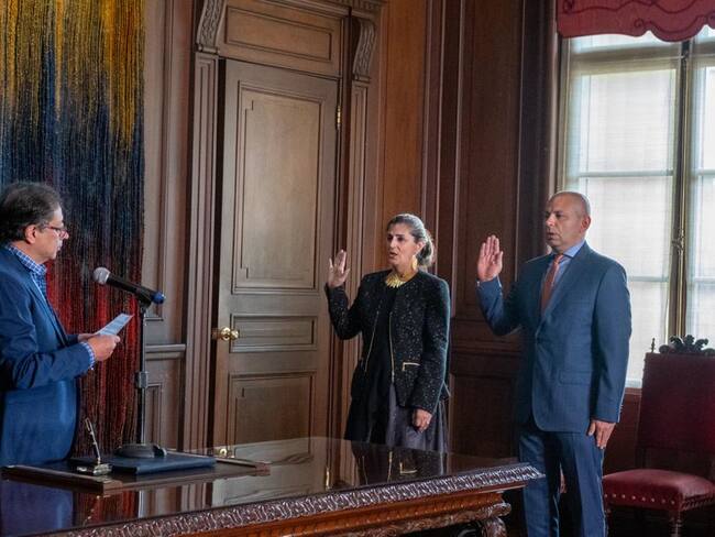 Presidente Petro posesiona a embajadora en Austria y embajador en Corea