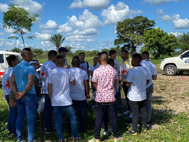 Disidencias FARC liberando a 8 miembros del ELN en Arauca. Cortesía.