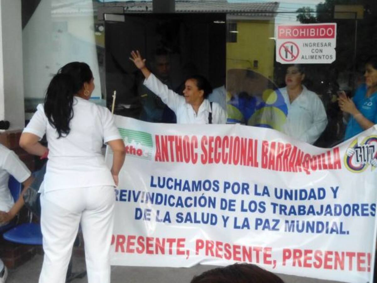 Protestan trabajadores del Hospital Niño Jesús por falta de pago