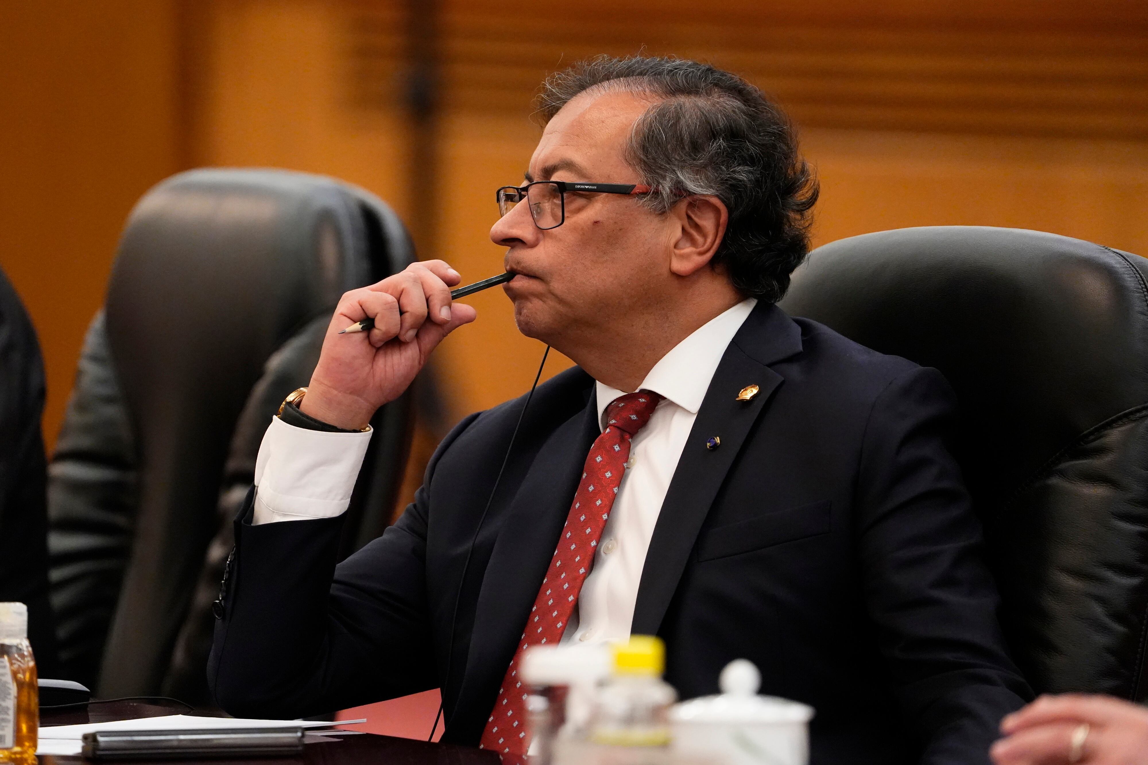 Beijing (China), 25/10/2023.- Colombian President Gustavo Petro attends a meeting with Chinese President Xi Jinping (not pictured) at the Great Hall of the People in Beijing, China, 25 October 2023. EFE/EPA/KEN ISHII / POOL