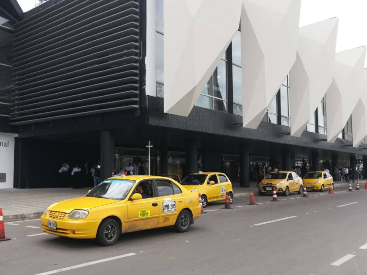 Alistan apertura de cielos binacionales en reapertura de frontera