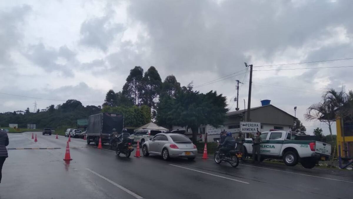 El Coronel Luis Alberto Gómez Luna, comandante región # 3 eje cafetero de la policía