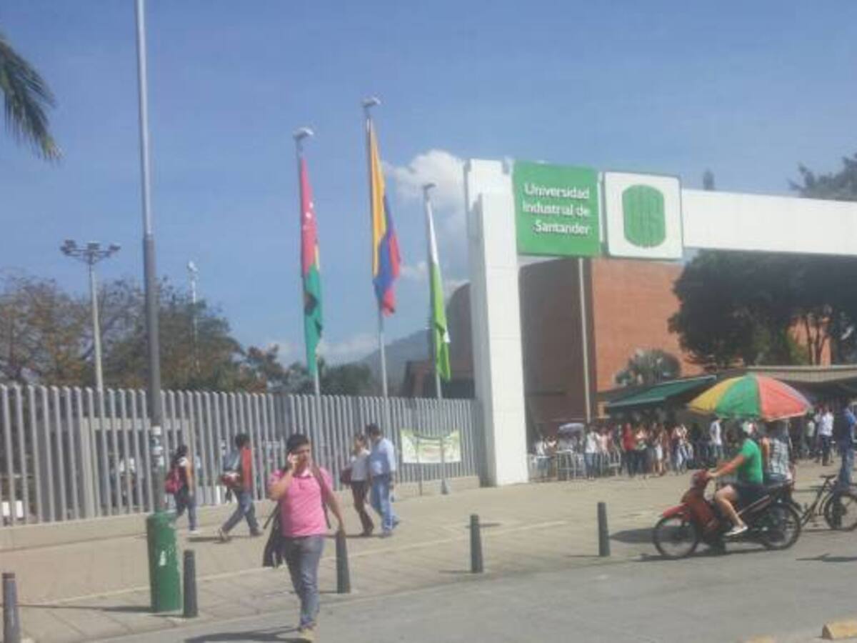 Evacuan la Uis ante explosión de artefactos de bajo poder