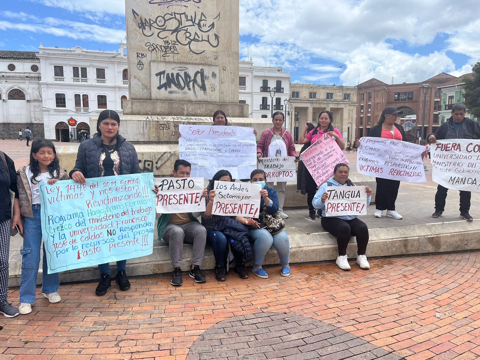 Victimas del conflicto armado reclaman cumplimiento de programa