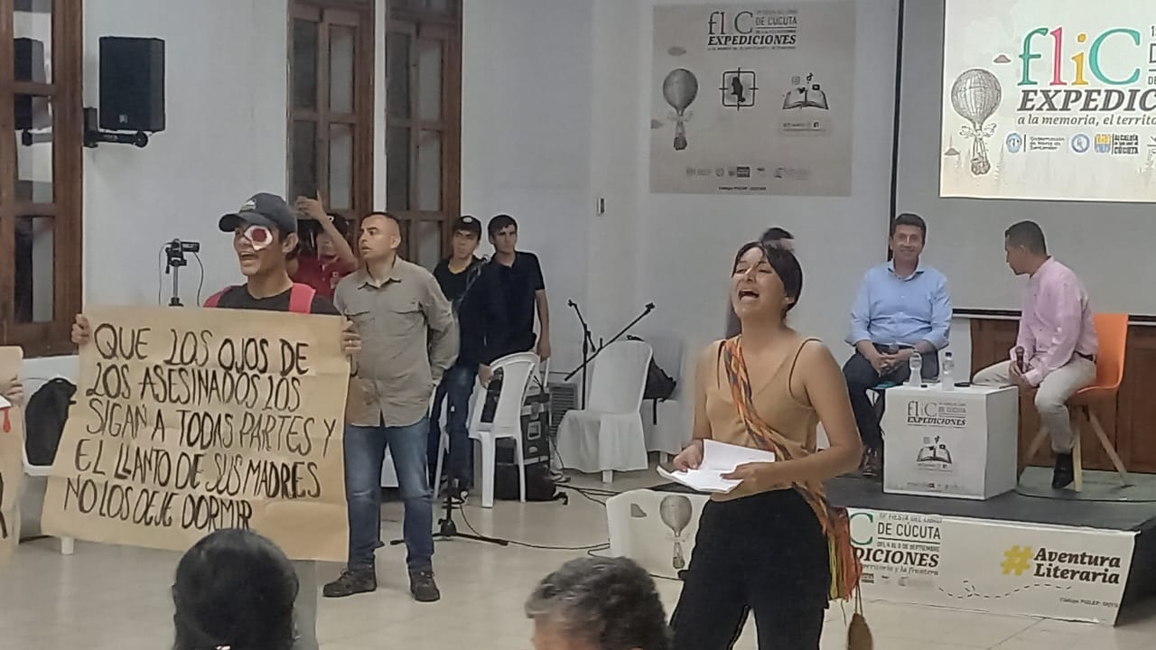 Interrumpen conversatorio de Diego Molano en Fiesta del Libro en Cúcuta