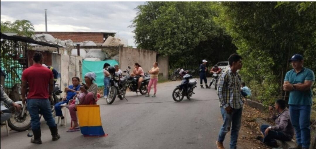 De esta manera, le solicitamos a la comunidad que se abstenga de disponer de sus residuos domiciliarios en la vía pública hasta tanto no se restablezca el servicio.