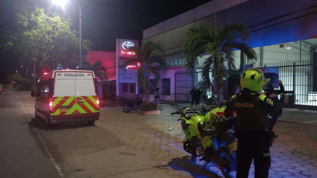 Atentado contra concesionaria en Neiva.