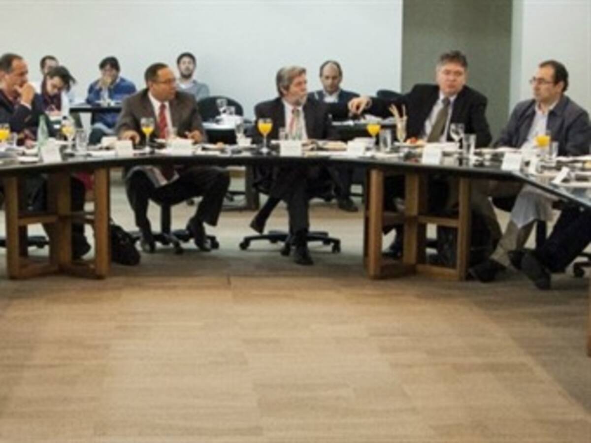 Gobierno pide a cafeteros levantar bloqueo para volver al diálogo