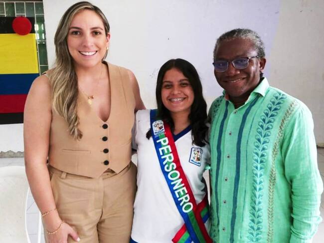 Posesionan a estudiante en situación de discapacidad auditiva como Personera Estudiantil