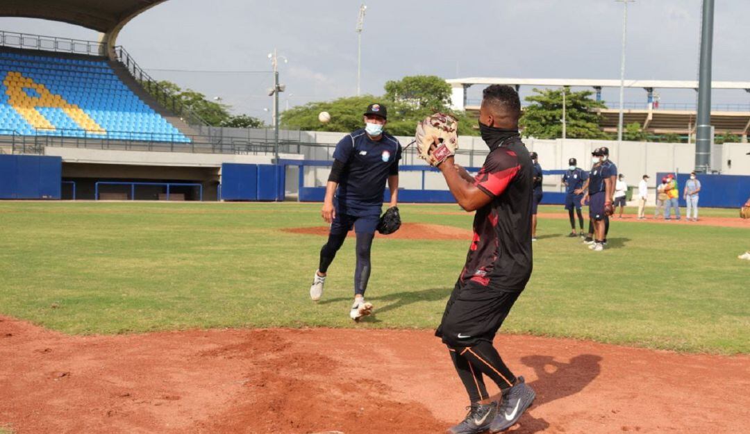 El estadio de béisbol 11 de noviembre Abel Leal Díaz es el escenario que alberga los entrenamientos