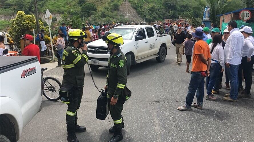 La Policía Nacional apoya las labores de evacuación y seguimiento a la emergencia ocasionada por el proyecto Hidroituango. Foto: Colprensa