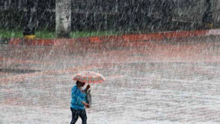 Fuerte aguacero acompañado de vendaval causa emergencia en Cali