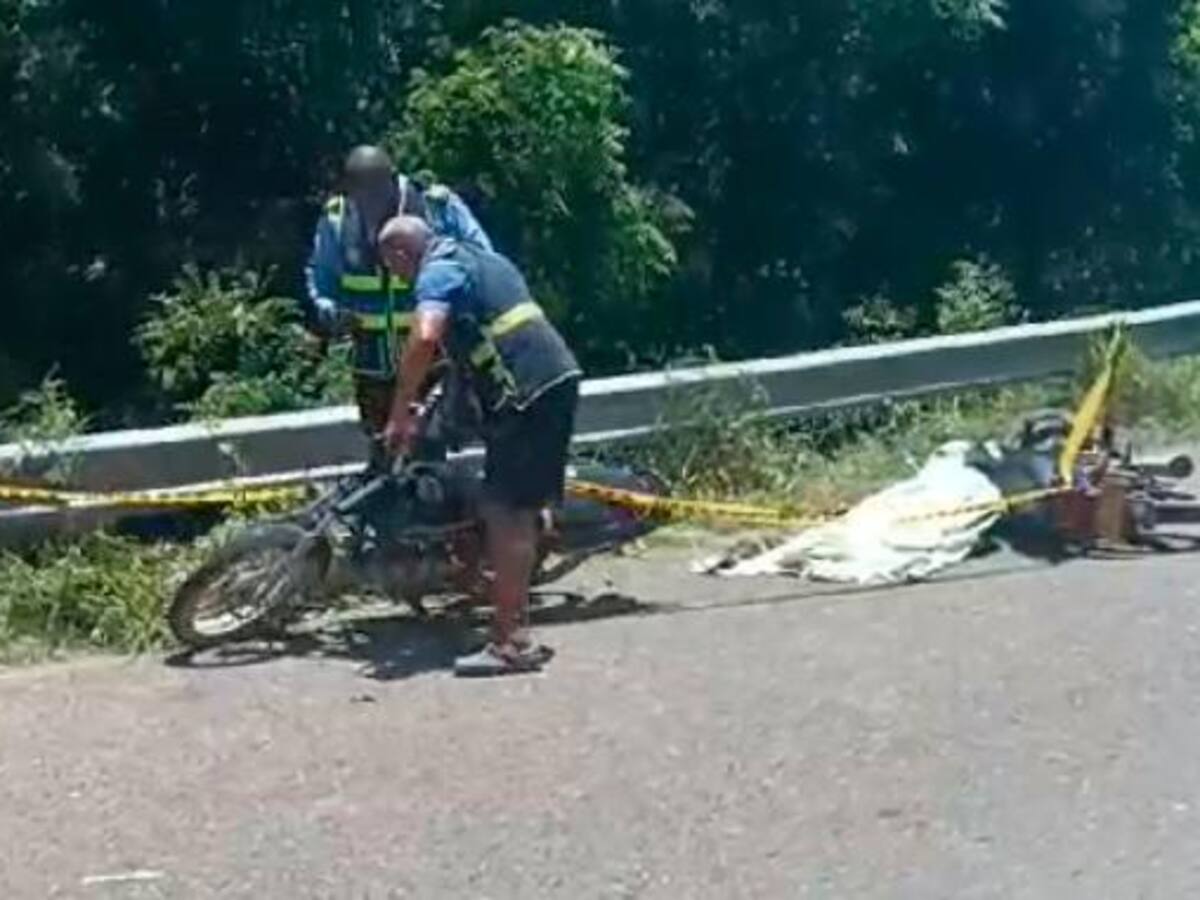 Murió motociclista tras violento choque entre Santa Ana y Playa Blanca: hay dos heridos