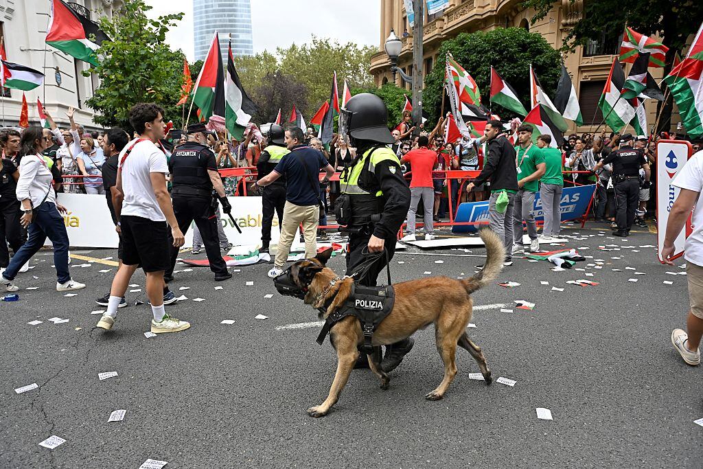 Protestas en la Etapa 11 la Vuelta España / Getty Images