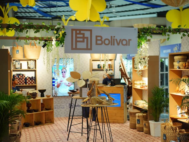 Marca Bolívar inicia 2025 con participación en la feria de artesanías Farex