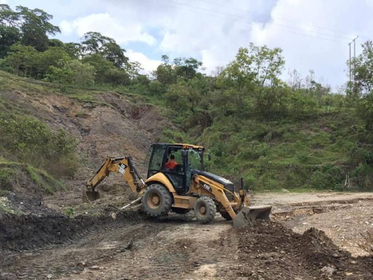 Intervienen vías del Tolima afectadas por la ‘ola’ invernal