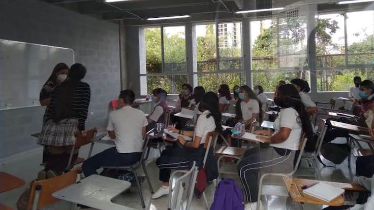 Ministra de Educación, Maria Victoria Angulo