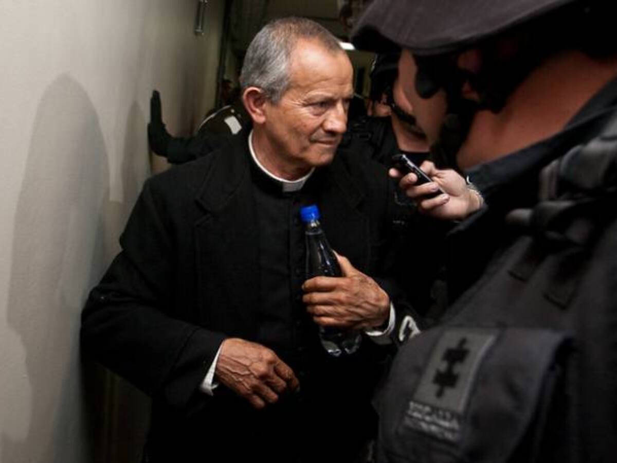 Absuelven al padre Isaac por supuesta violación a menores de edad